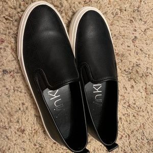 🌻 Black Calvin Klein shoes 🌻